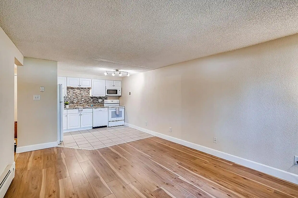 Foto principal - 1306 S Parker Rd