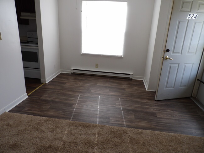 dinning room - Indian Springs Apartments