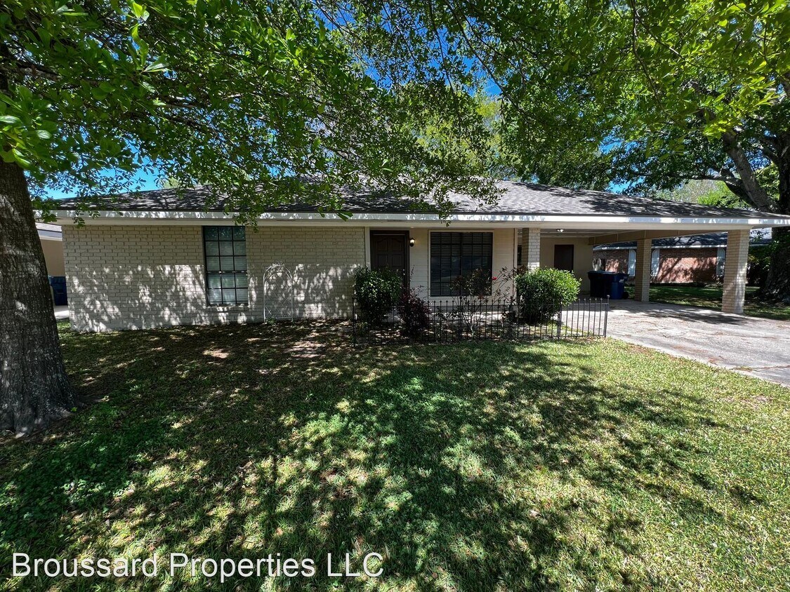 Foto principal - 4 br, 2 bath House - 413 Quail Drive