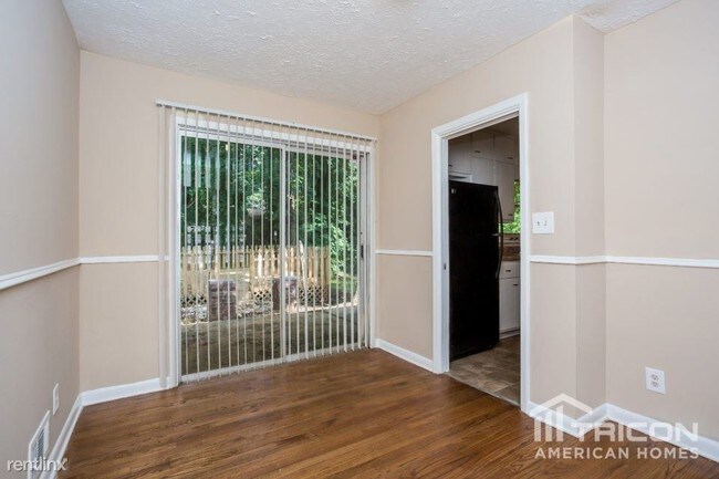 Foto del edificio - 2685 Whites Mill Ct