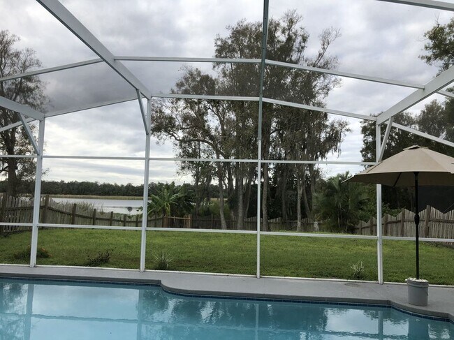 Foto del edificio - 6520 Lake Gloria Shores Blvd