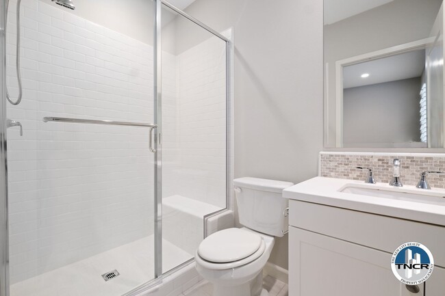 Building Photo - Charming 4 Bed |3.5 Bath