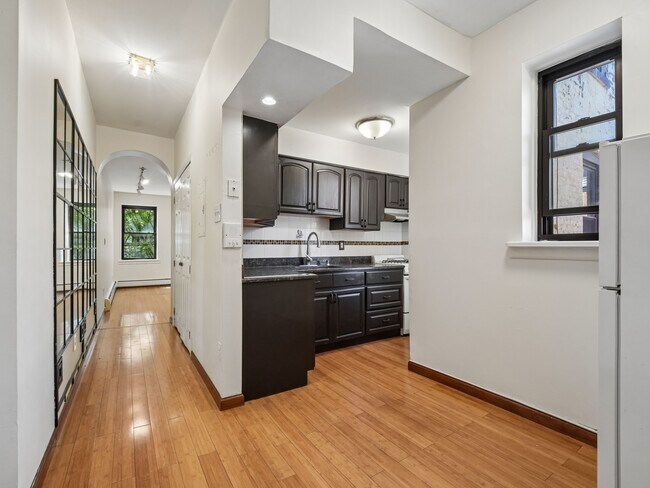 Building Photo - 121 Garrison Ave