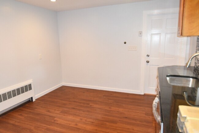 Foto del edificio - 14 Louise Rd