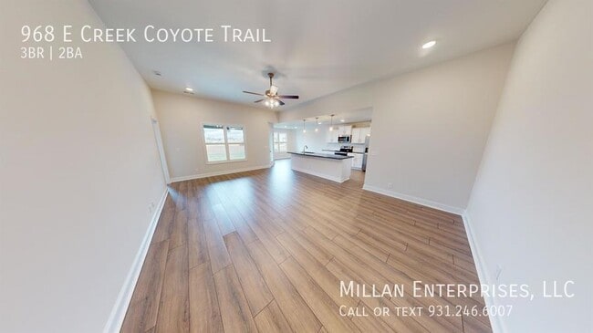 Building Photo - 968 E Creek Coyote Trl