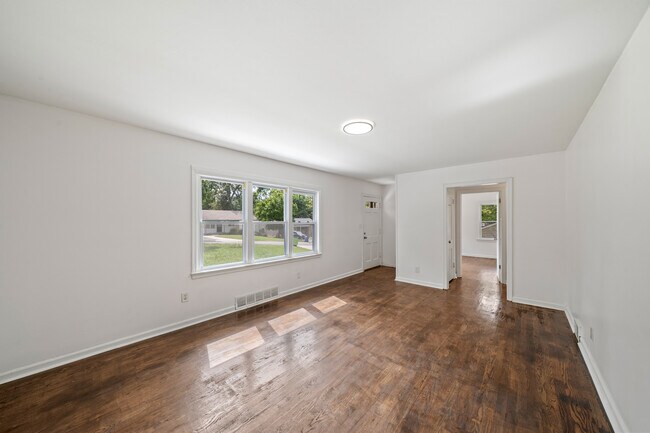 Foto del edificio - 6308 W 81st St