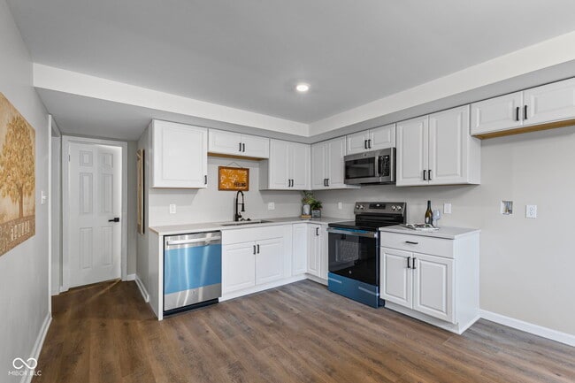 Building Photo - 111 W Southern Ave