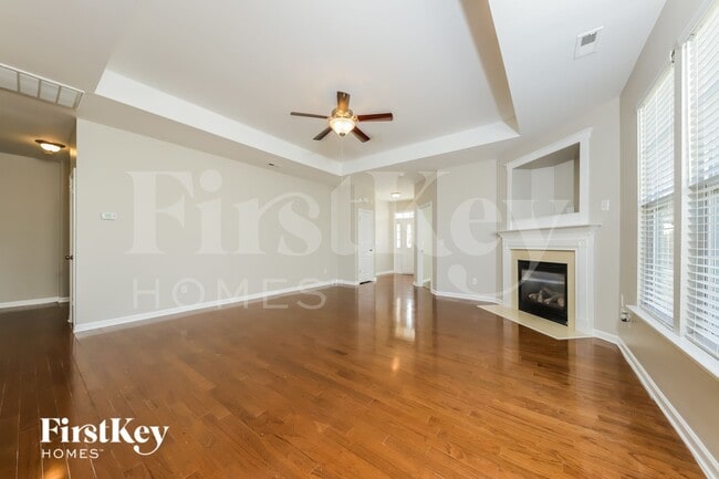 Building Photo - 190 Parkview Ln