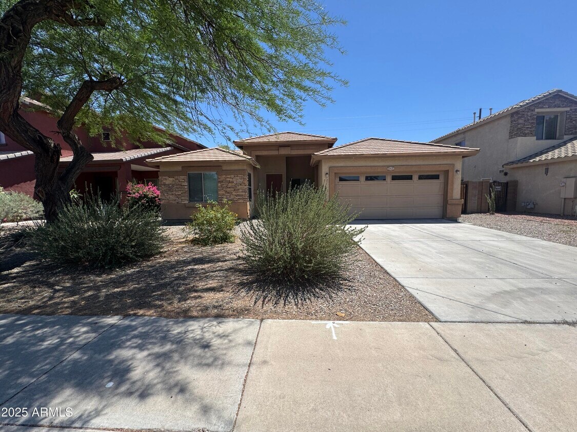 Foto principal - 6821 N 71st Dr