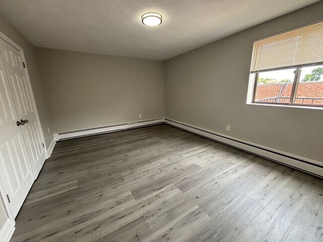 Interior Photo - Harvard Street Apartments