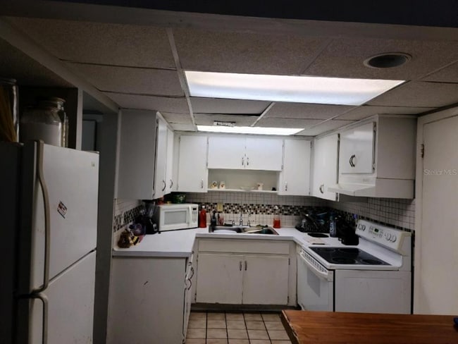 Building Photo - 313 Amherst Ave