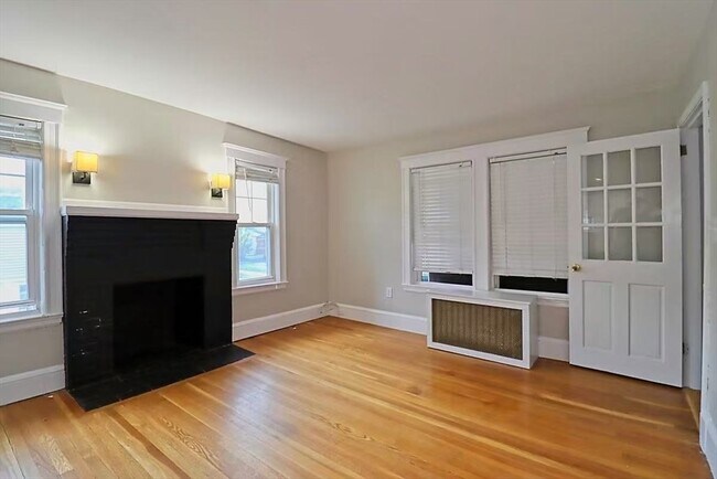 Foto del edificio - 33 Estabrook Rd