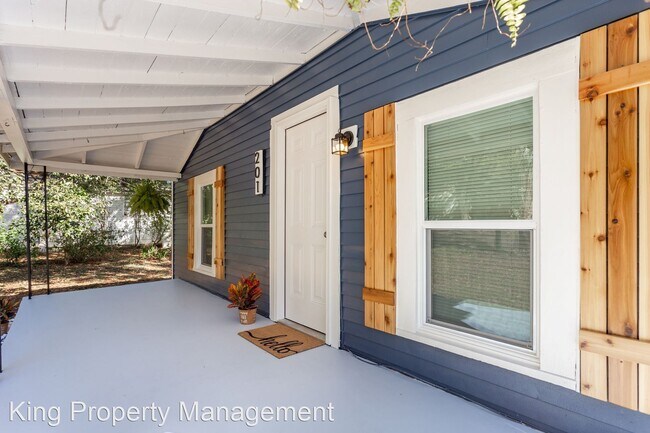 Building Photo - 2 br, 1 bath House - 201 Moore Street