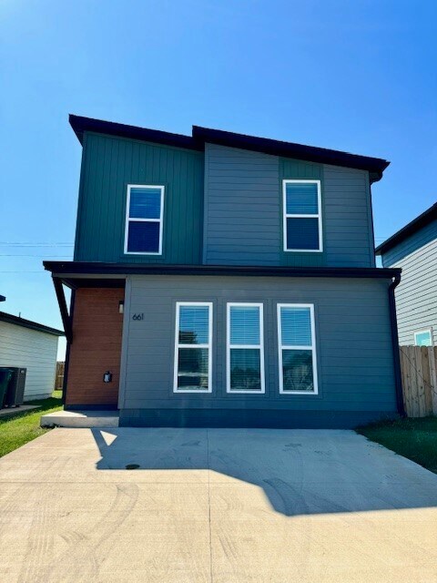 Foto del edificio - 661 St Charles Pl