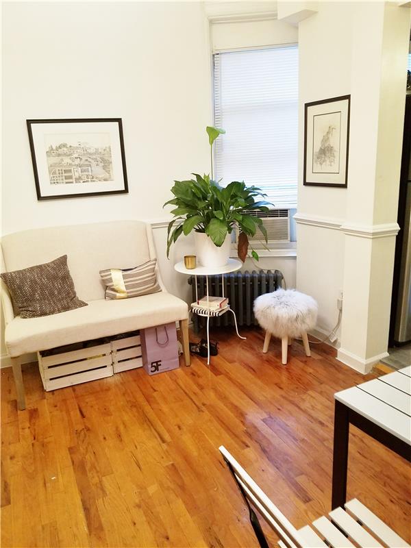 Foto del edificio - 246 E 51st St