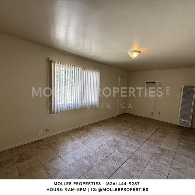 Building Photo - 12124 Roseglen St
