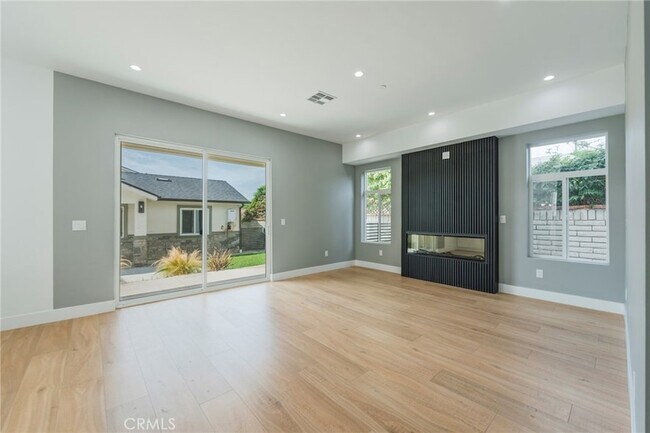 Foto del edificio - 2130 W 238th St