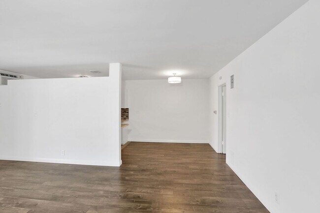 Foto del edificio - 7600 Romaine St