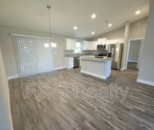 Building Photo - 36 Hemlock Radial Cir