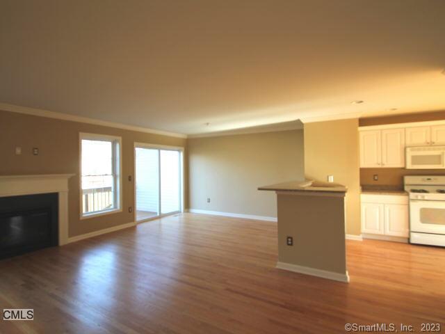 Foto del edificio - 1004 Briar Woods Ln