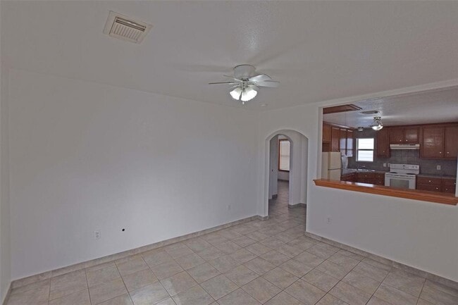 Building Photo - 1015 Claxton St