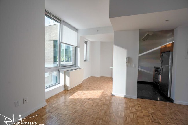 Foto del edificio - 455 West 37th Street