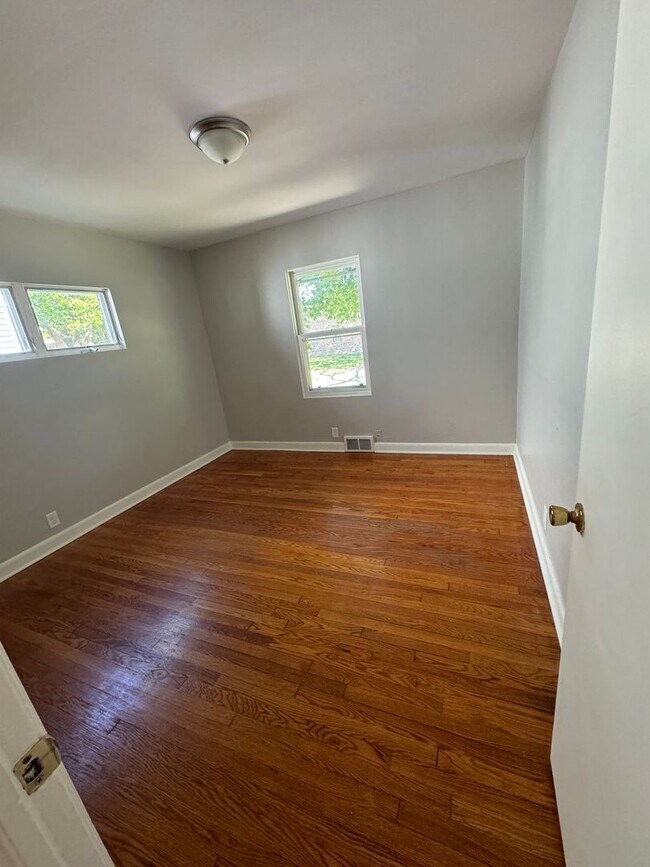 Foto del edificio - Cozy 3 bedroom and 1 bath on the west side...