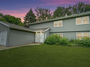 Building Photo - 3344 Berwood Ct W