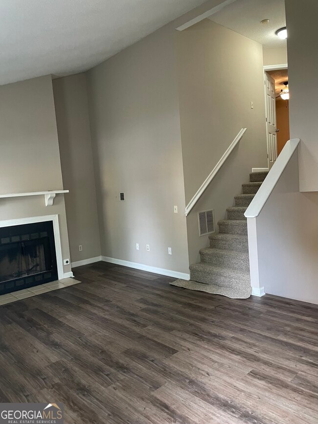 Foto del edificio - 1918 Cheatham Woods Dr SW