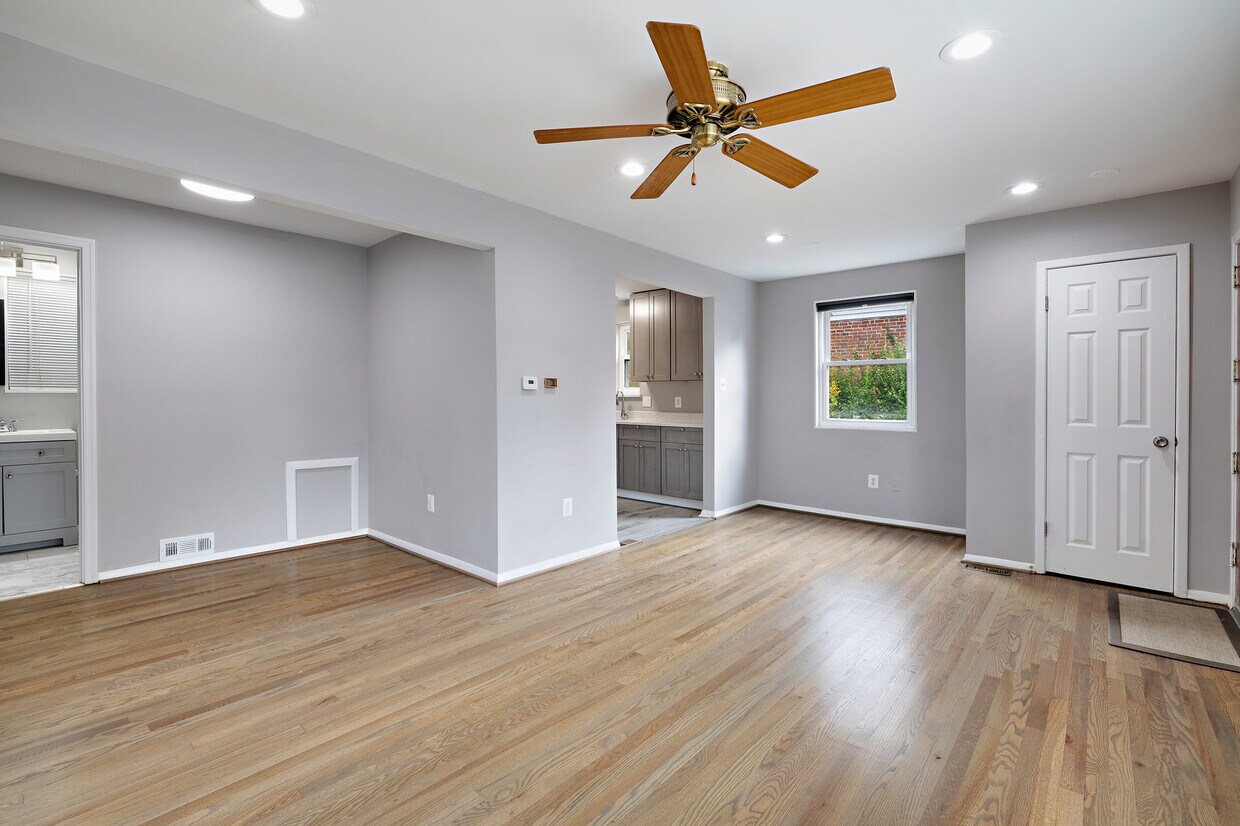 Primary Photo - 302 Taylor Ave