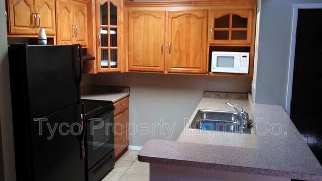Foto del edificio - 2920 Briarwood Rd