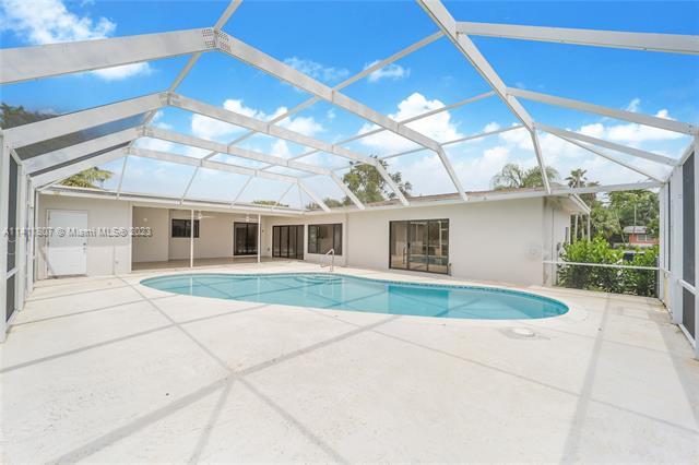 Foto del edificio - 8401 SW 142nd St