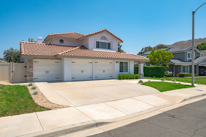 Foto principal - Luxe Spacious Home Near Parks Fully Equipped