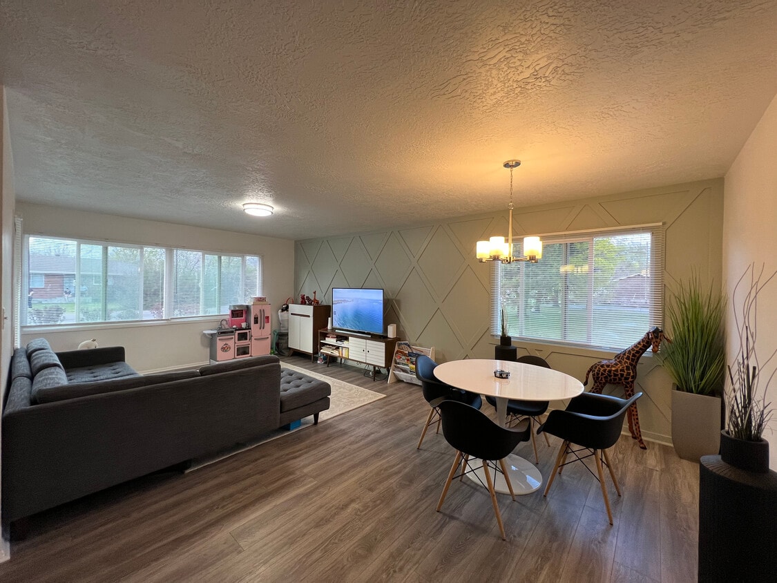 Living Room (Comes Unfurnished) - 264 E 500 N