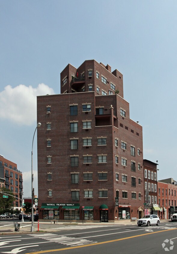 Primary Photo - 12-01-12-03 Jackson Ave