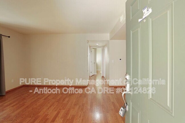Foto del edificio - 1127 Lakeview Cir