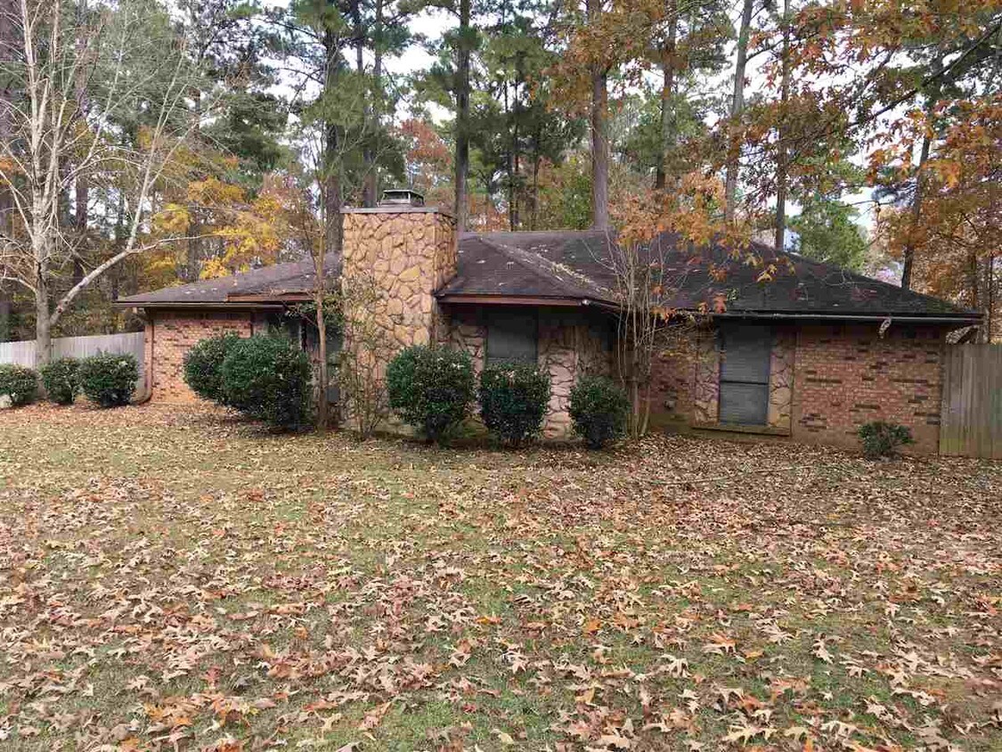 Primary Photo - 526 Berwick Dr
