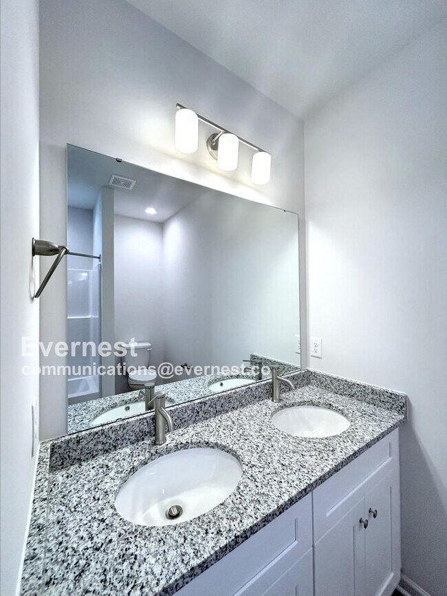 Foto del edificio - 406 Killian Ave