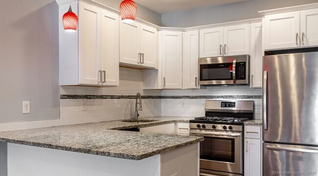 Foto del edificio - 3 Cherry Brook Rd