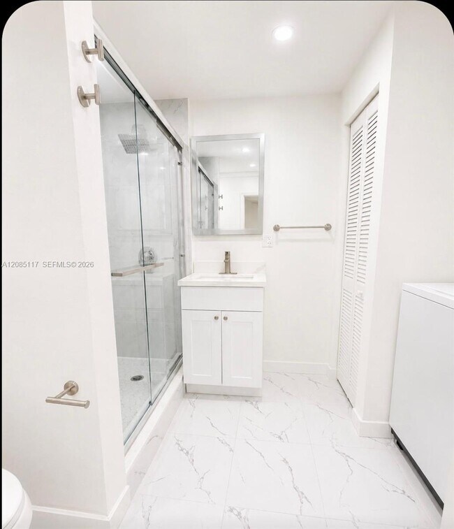 Foto del edificio - 600 NW 108th St