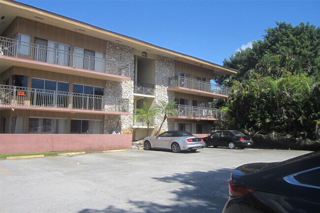 Foto del edificio - 4850 SW 63rd Terrace