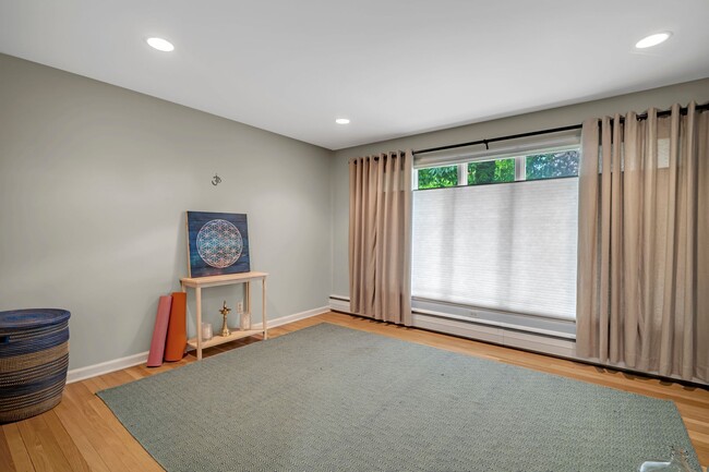 Building Photo - 23 Forrest Blend Dr