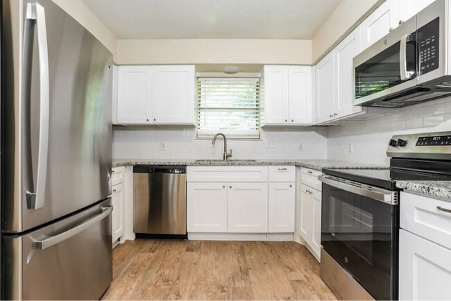 Building Photo - 6406 Big Springs Dr