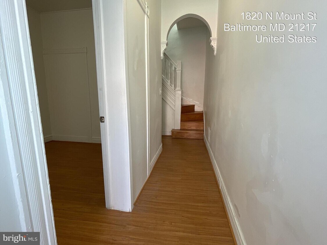 Primary Photo - 1820 N Mount St