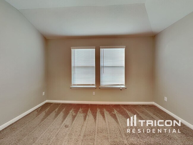 Foto del edificio - 13674 Paxton Blvd