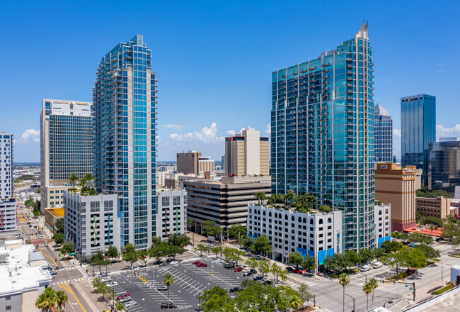 Building Photo - Skypoint Condominiums