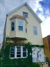 Building Photo - 3114 N Clybourn Ave