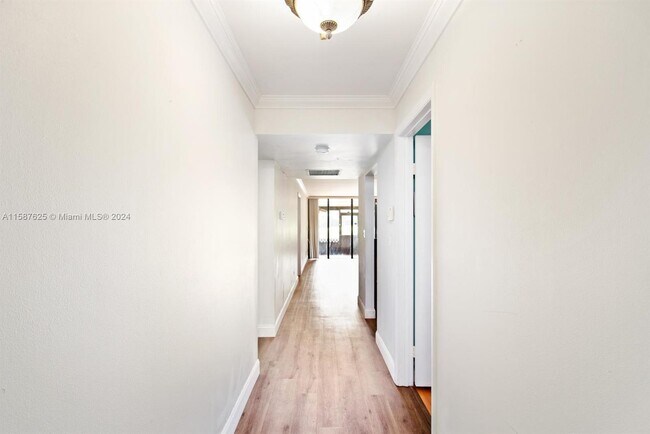 Foto del edificio - 10300 Fairway