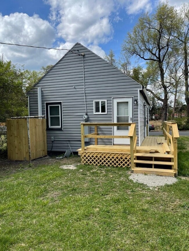 Building Photo - Great Price 2bd/1bath