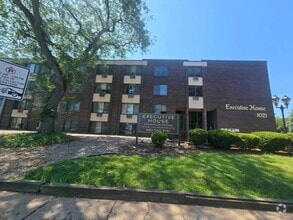 Building Photo - 1021 Asylum Ave